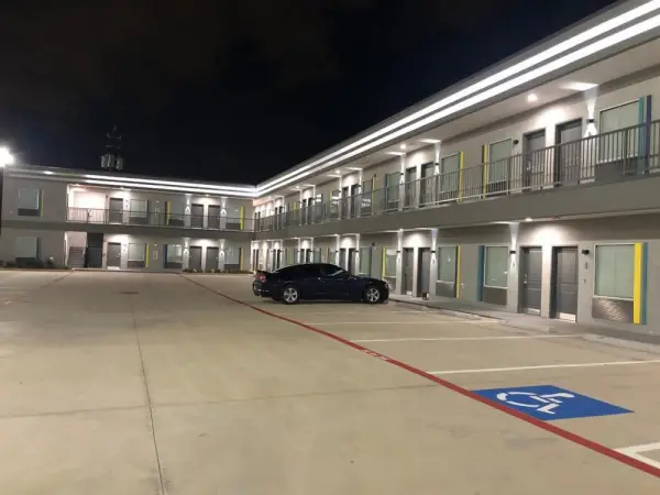 Hotel Solara I 45  Hobby Airport Houston 4